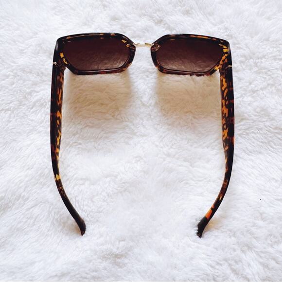 Layla Tortoise Brown Sleek Square Sunglasses - Picture 10 of 12